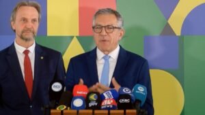 Ministro da Saúde afirma que casos de hantavírus no Brasil não têm relação com cruzeiro