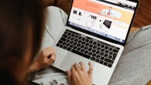 Foi zerado o Imposto federal sobre a ‘taxa das blusinhas’ para compras internacionais