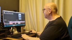 Conheça a história e produções do dublador paranaense, Alexandre Poletto