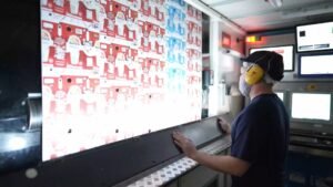 Indústria cresce em 10 dos 15 locais pesquisados pelo IBGE em abril