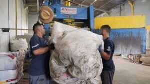 Separação correta do lixo em Fazenda Rio Grande beneficia catadores e comunidade