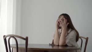 Esgotamento físico e emocional atinge cada vez mais mulheres, no país, segundo pesquisas