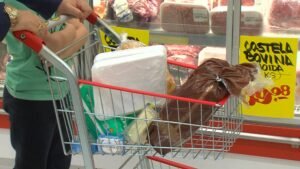 Preço de alimentos recua, e inflação oficial de junho fica em 0,16%
