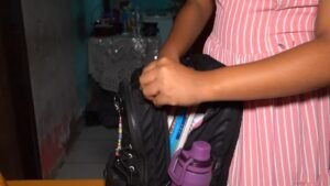 Mochila escolar: excesso de peso pode causar dores e problemas de postura