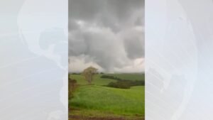 Ciclone Bomba provoca morte e deixa sul e sudeste do Brasil em alerta máximo