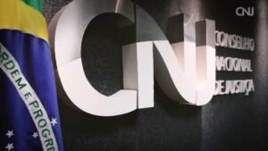 CNJ aprova fim da aposentadoria compulsória como punição máxima para magistrados