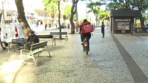 RJ tem programa de alimentação para entregadores de aplicativo em restaurantes populares