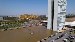Senado discute fim da escala de trabalho 6×1 em meio à campanha eleitoral